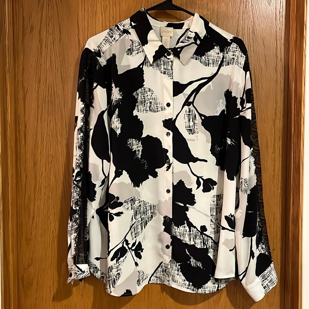 Chico’s black and white pattern blouse (fits like XL)